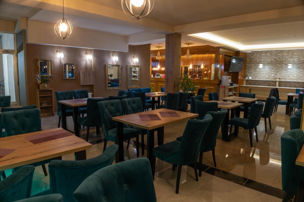Hotel Villa Grande 부고즈노 외부 사진